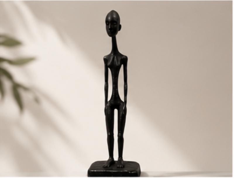 Minimalist African sculpture
